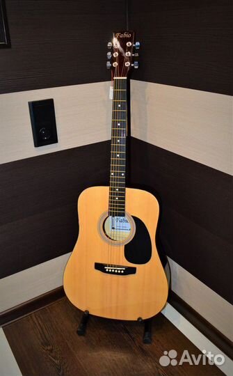 Акустическая гитара (новая) + аксессуары