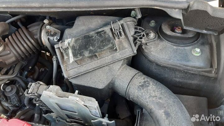 Корпус воздушного фильтра Nissan Dualis J10 MR20DE