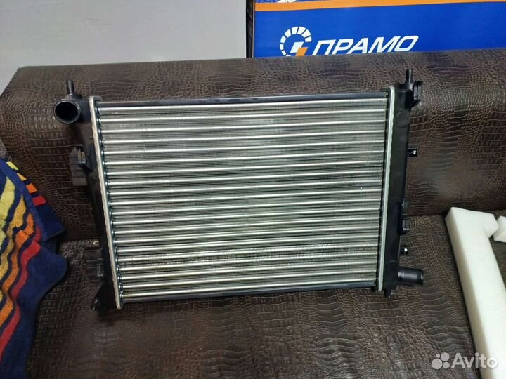 Радиатор на Kia Rio 3