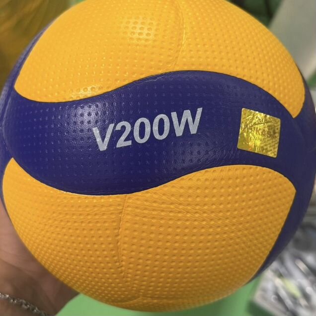 Волейбольный мяч mikasa v200w