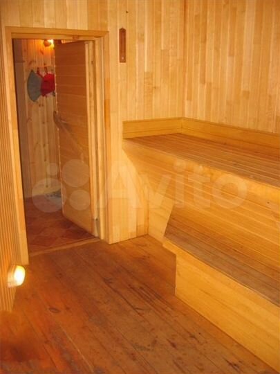 Коттедж 550 м² на участке 14 сот.