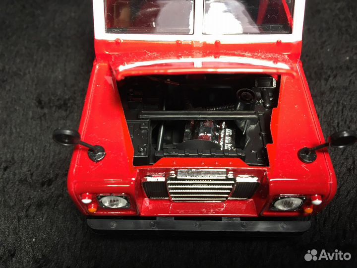 Модель land Rover series 2 bburago 1:24