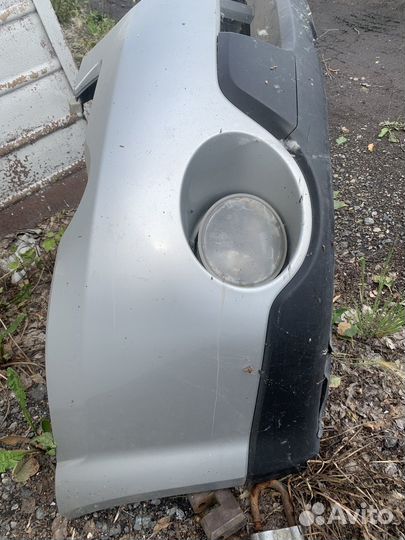 Продам бампер на subaru outback
