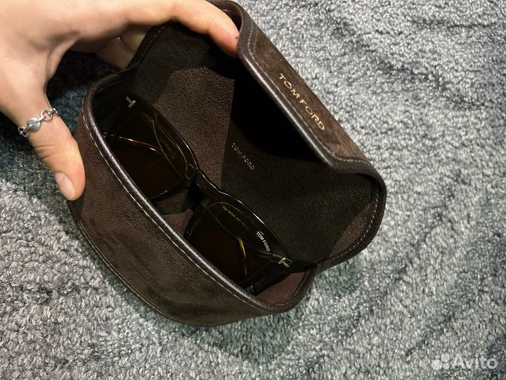 Оригинальные солнцезащитные очки TOM ford