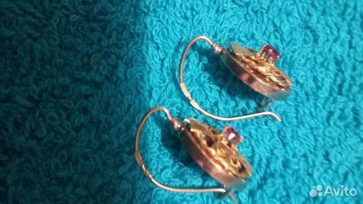 Золотые серьги 950- 56.пр натурал. рубины
