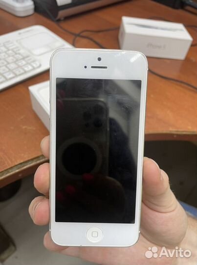 Телефон iPhone 5с