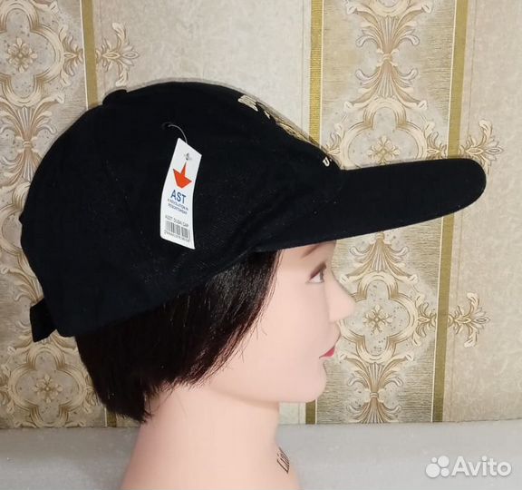 Универсальная черная бейсболка 