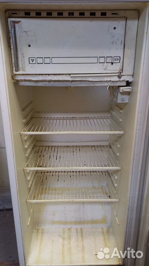 Холодильник с морозилкой Полюс Россия