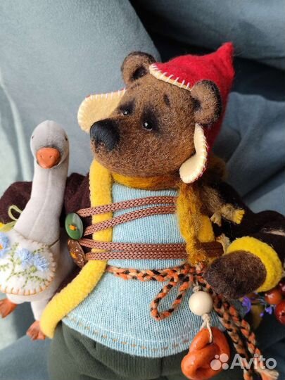 Интерьерный мишка с гусем