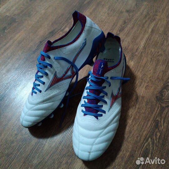 Футбольные бутсы mizuno