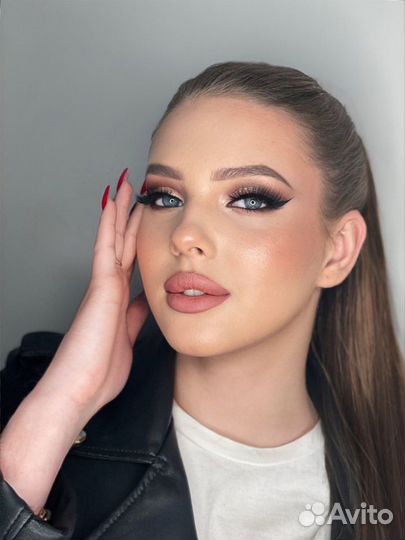 Стилист Визажист макияж