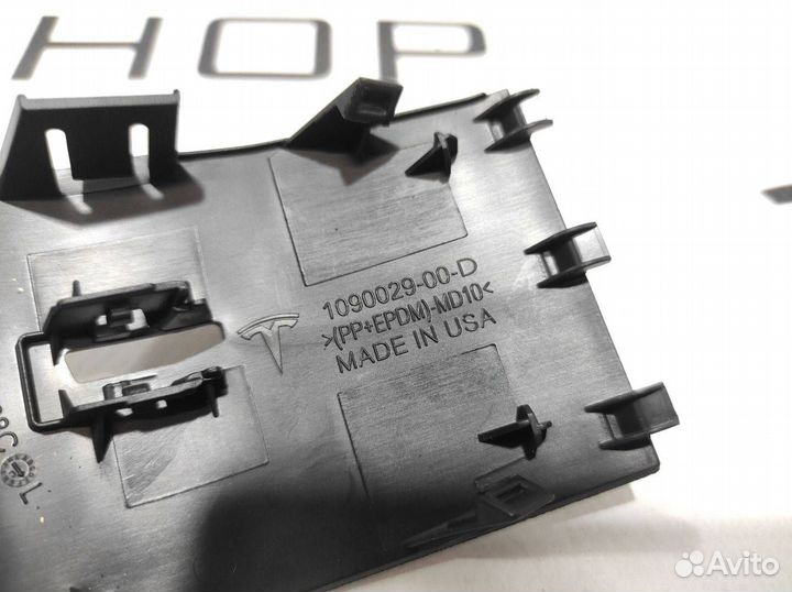 Крышка блока переключателей двери Tesla Model 3