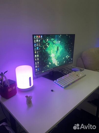 Компьютерный стол белый лофт