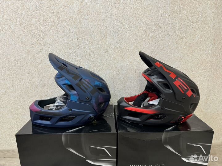 Шлем Met parachute MCR