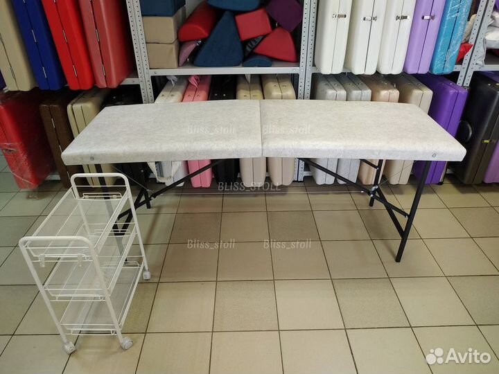 Кушетка и тележка