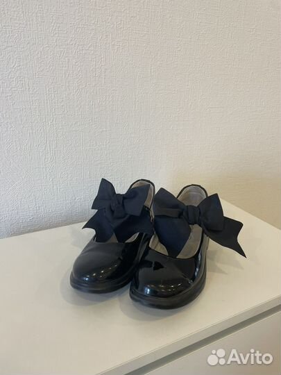 Туфли для девочки 32, 33