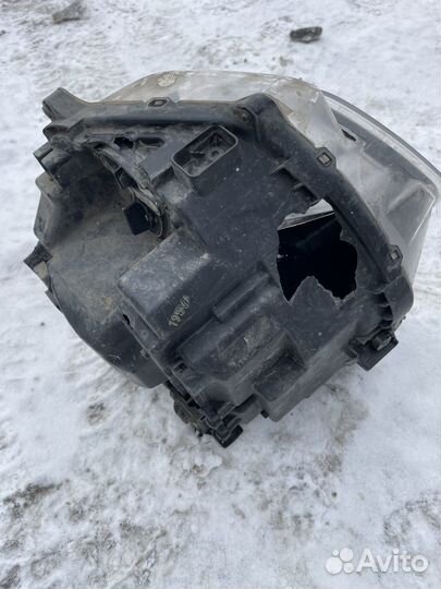 Фара правая Hyundai Santa Fe 18-20