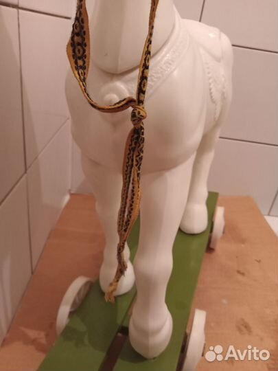 Конь каталка снежок СССР