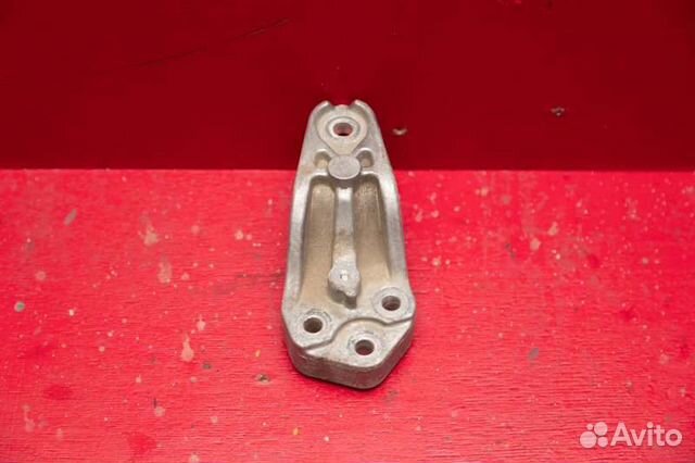 Кронштейн двигателя правый Kia Ceed 1G G4FC 1.6