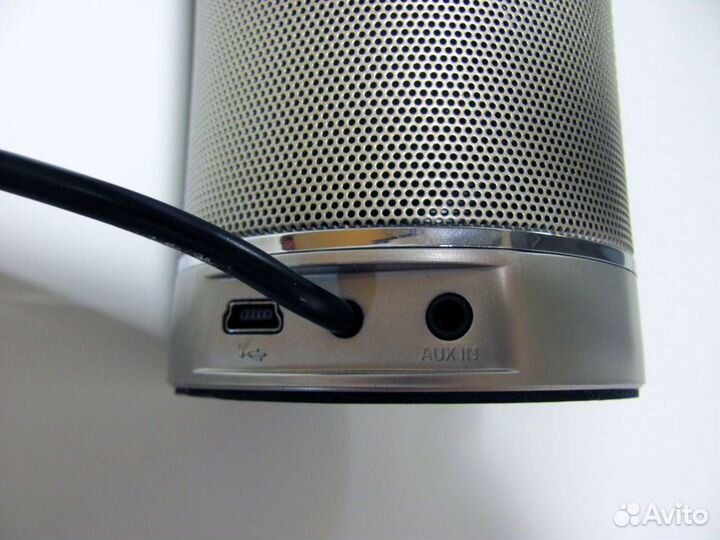 Аудиоколонки с цветовыми фонтанами