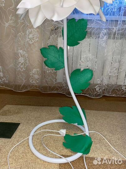 Белый цветок. Ночник