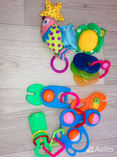 Развивающий коврик большой и игрушки, погремушки