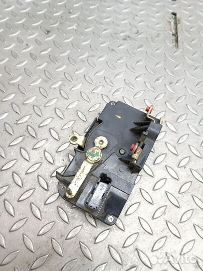 Замок двери передней левой для Citroen Jumpy 2000