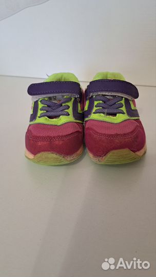 Кроссовки для девочки