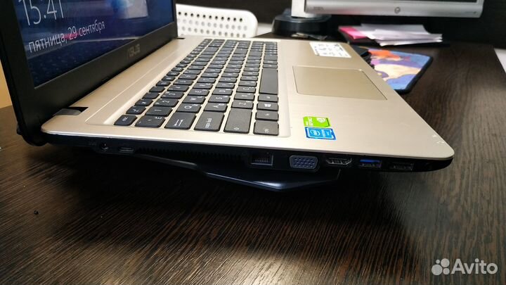 Ноутбук Asus