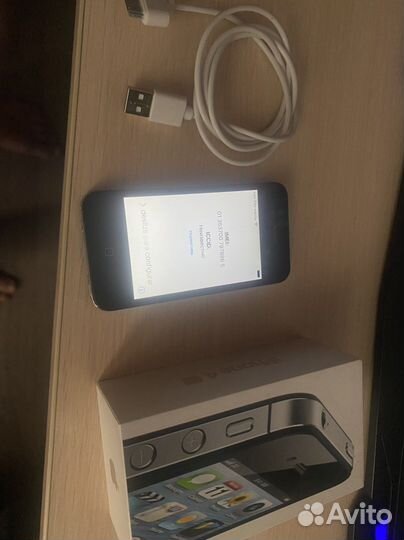 Телефон iPhone 4s