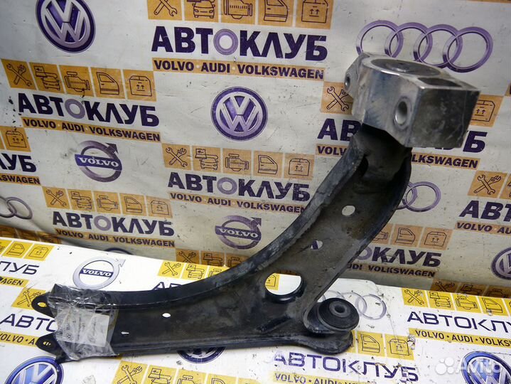 Рычаг передний правый Фольксваген Гольф 5