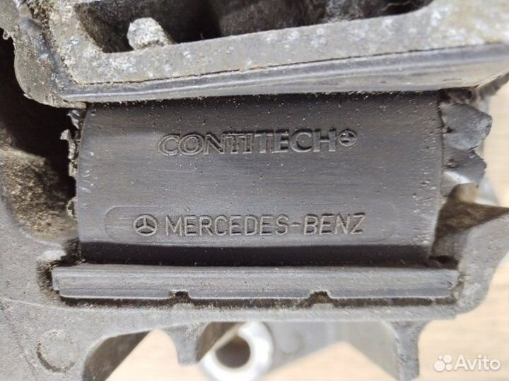 Подушка двигателя передняя левая Mercedes-Benz