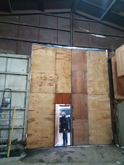 Производство 300-450 м², площадка с краном