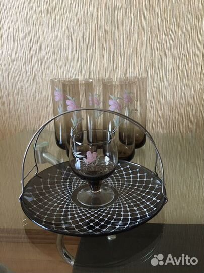 Фужеры и бокалы из цветного стекла винтаж