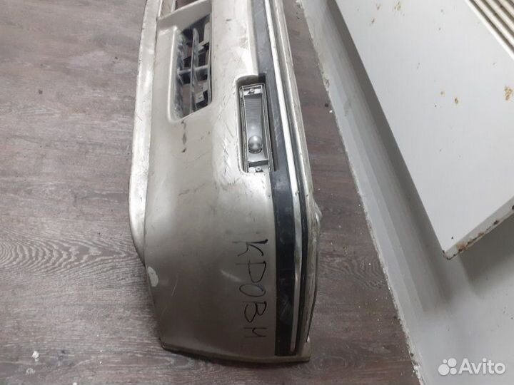 Бампер передний Toyota Crown S130