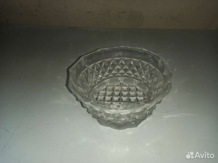 Хрустальная конфетница