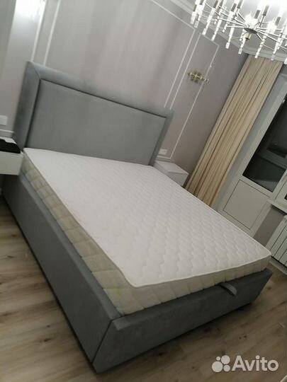 Кровать