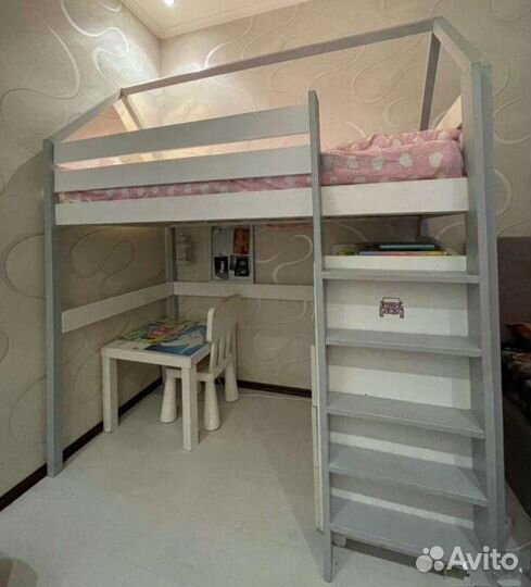 Кровать-чердак двухьярусная