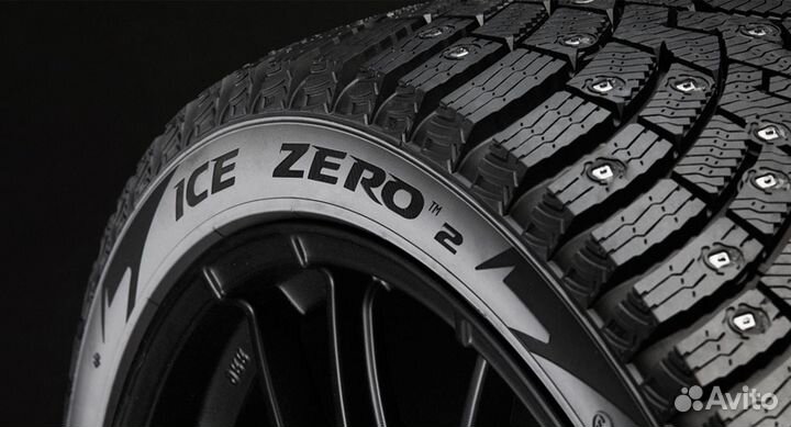 Pirelli Ice Zero 2 215/55 R17 98T