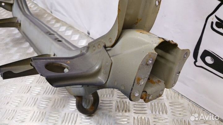 Рамка радиатора (телевизор) Mitsubishi Outlander I