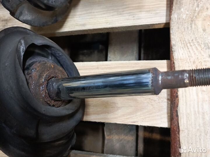 Амортизаторы задние бмв-7,е-38