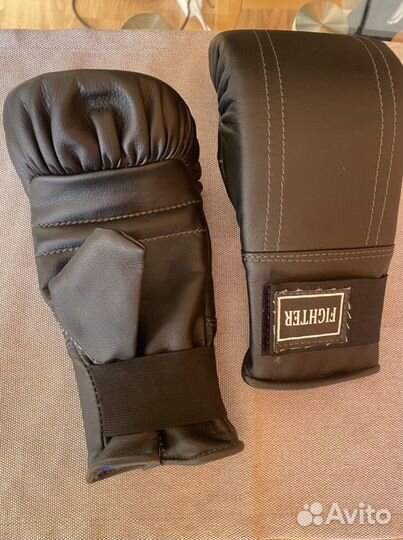 Боксерские перчатки / снарядные перчатки