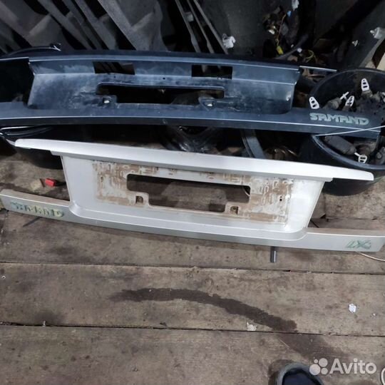 Продам накладку крышки багажника саманд
