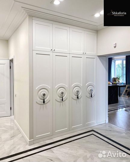 Шкаф распашной с зеркалом