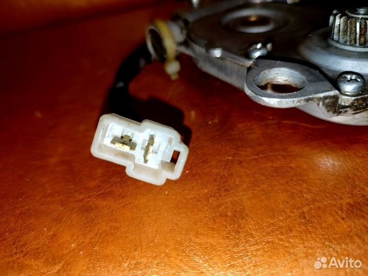 Моторчик люка Toyota Surf 130 8573030010