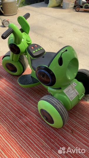 RiverToys Трицикл HL300, зеленый