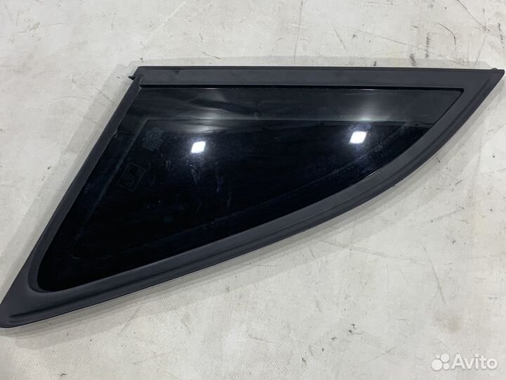 Стекла задней стойки Audi Q3 8U