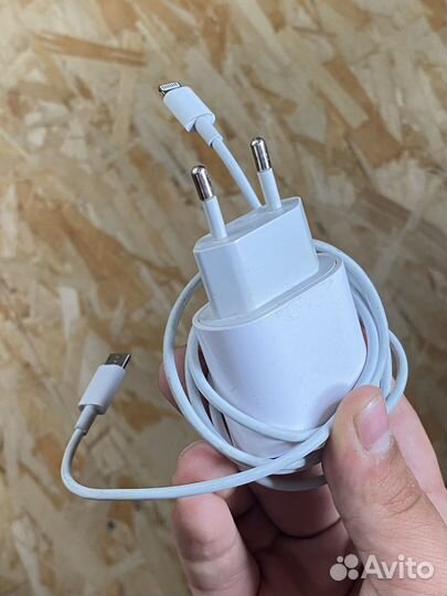 Оригинальная зарядка Apple 20W