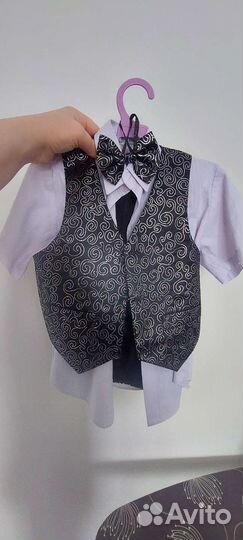 Продам костюм тройку для мальчика