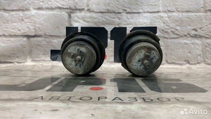 Подушка двигателя передняя левая Infiniti M37 Y51